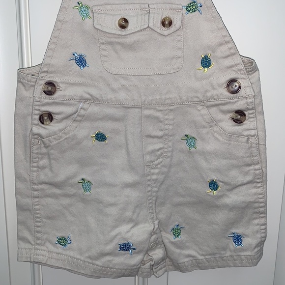 bt Kids,6-9m, Tan Coverall Shorts, Embroid. Blue & Green Turtles, Adjust. Straps - Picture 4 of 10